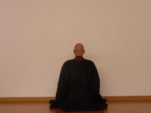 Mönch beim Zazen